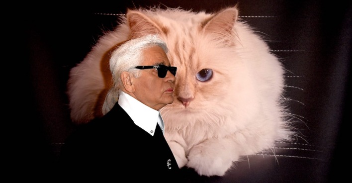 Karl Lagerfeld und seine Katze Choupette.