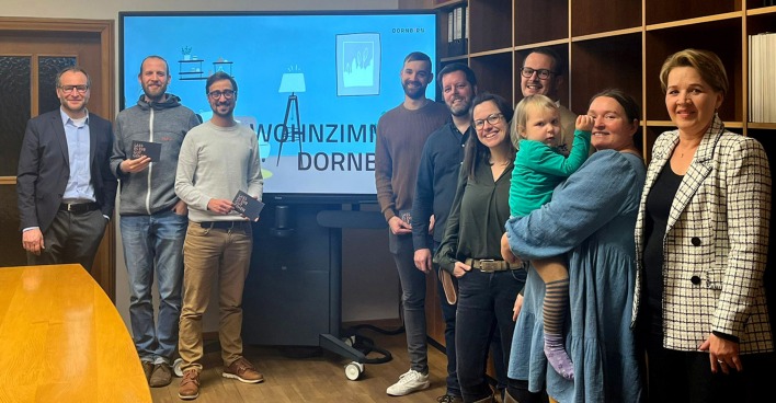 Stadtrat Alexander Juen, Thomas Blass, Gabriel Göser,  Lukas Mathis, Tobias Rümmele (+Partner), Sandra  Hämmerle, Ingrid Beier, Bgm. Andrea Kaufmann (v. li.)