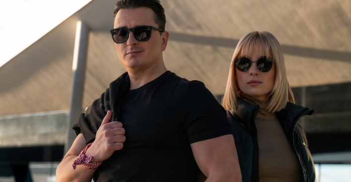 Gabalier präsentiert seine Brillenkollektion gemeinsam mit einer blonden Frau