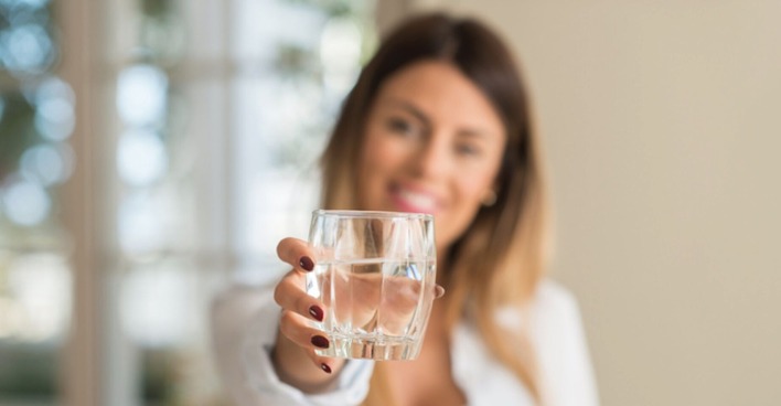 Mehr Wasser trinken: So klappt es