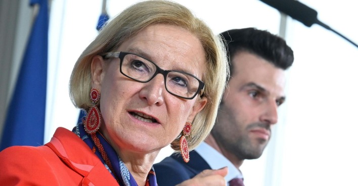 Johanna Mikl-Leitner (ÖVP) und LH-Stellvertreter Udo Landbauer (FPÖ) am Dienstag, 16. Mai 2023, anl. der PK "Präsentation der Eckpunkte des Corona-Fonds“