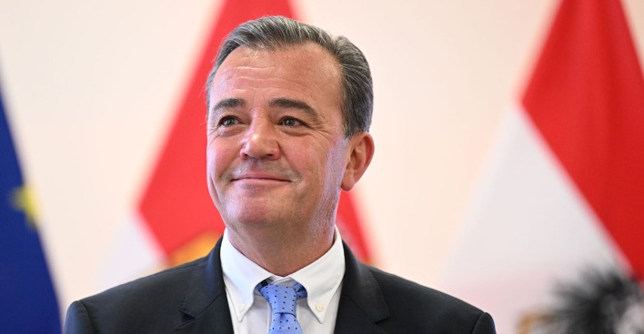 FPÖ-Landesrat Christian Pewny bei der Präsentation der neuen Salzburger Landesregierung