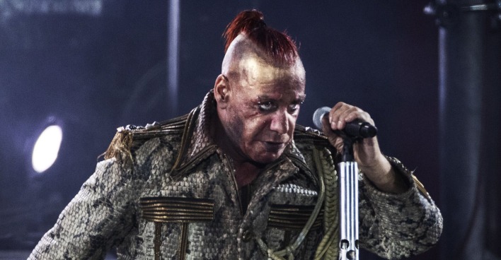 Rammstein-Sänger Till Lindemann während eines Auftritts