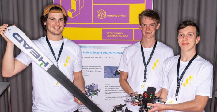 Team HTL Mössingerstraße mit Skis