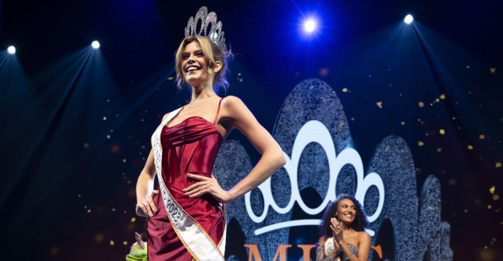 Rikkie Kolle mit der "Miss Niederlande"-Krone.