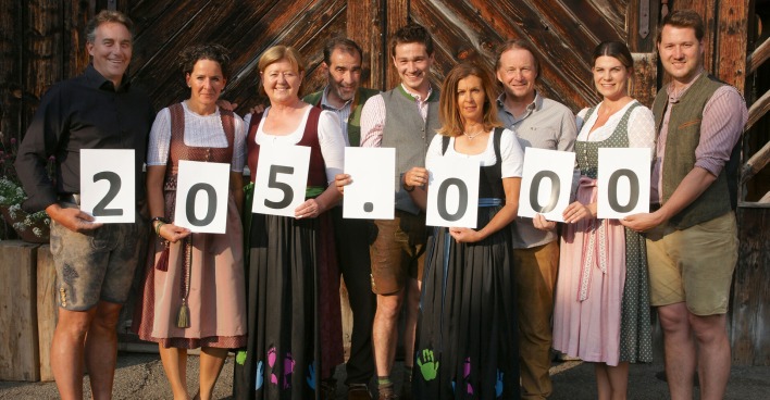Unglaubliche € 205.000,–: Thomas &amp; Angelika Amann, Gertrud, Stefan und Felix Tschohl, Anita Wachter, Rainer Salzgeber, Angelika Simma, Seraphin Tschohl
