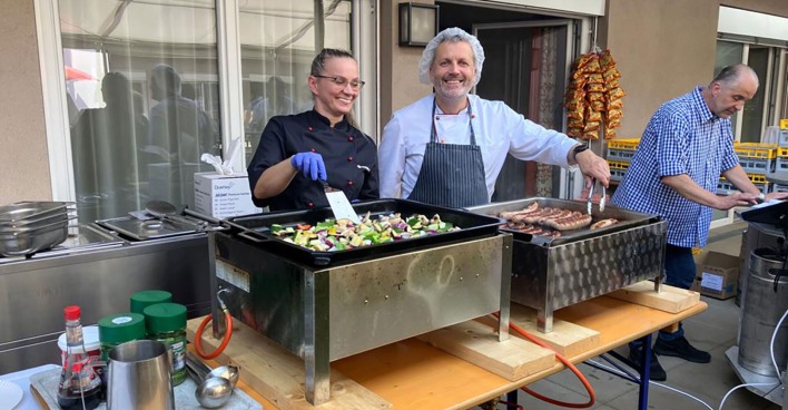 Das Catering-Team von Contento im Einsatz bei einem Open Air | Credit: Contento