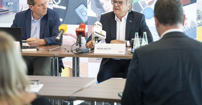 Peter Voithofer und Gerhard Wohlmuth beim Pressegespräch zur steirischen Halbjahresbilanz im Handel.