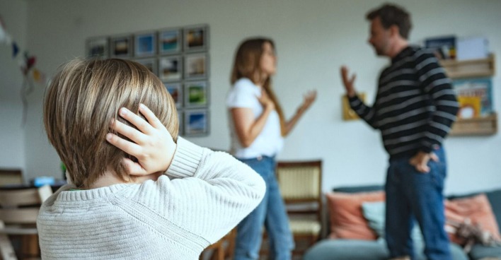 Kinder fühlen sich allein gelassen, wissen nicht, wie sie mit dem plötzlichen Verlust der vertrauten Lebenssituation umgehen sollen.