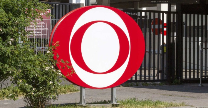 Das rot-weiße ORF Logo in Wien.
