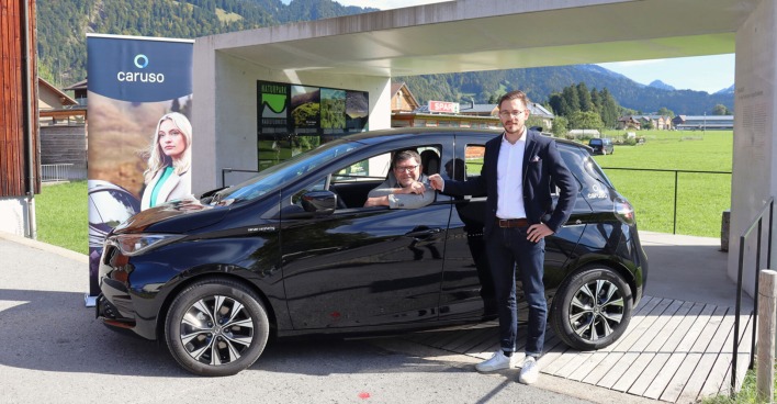 Gerhard Beer, Bürgermeister Hittisau und Niko Fischer, Geschäftsführer Caruso Carsharing