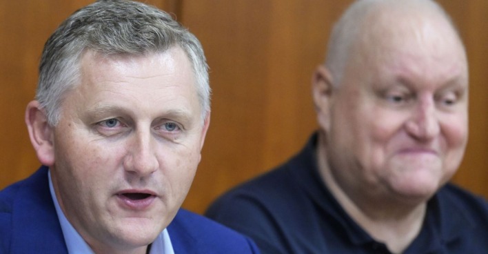 Porträt der Chefverhandler Reinhold Binder (PRO-GE) und Karl Dürtscher (GPA) vor Beginn der Metaller-KV-Verhandlungen in der Bundeswirtschaffskammer in Wien.