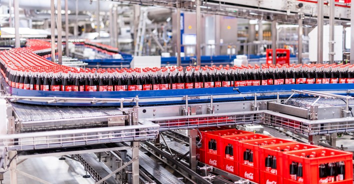 Coca Cola Abfülllinie | Credit: martinsteiger.at