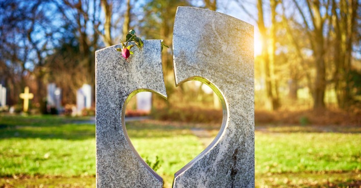 Friedhof Grabstein Herz