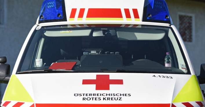 Ein Rettungsauto von vorne
