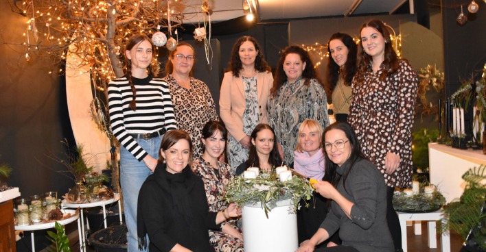 Das Hochzeitsfeen- und Cocolori-Team: Nicola, Vanessa, Laura, Renate, Gabi (vorne) und Lenie, Anja, Manuela, Angelika, Janine, Kathrin (hinten) (v.li.)