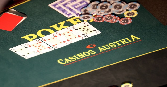 Casino Pokertisch, Karten, Jetons