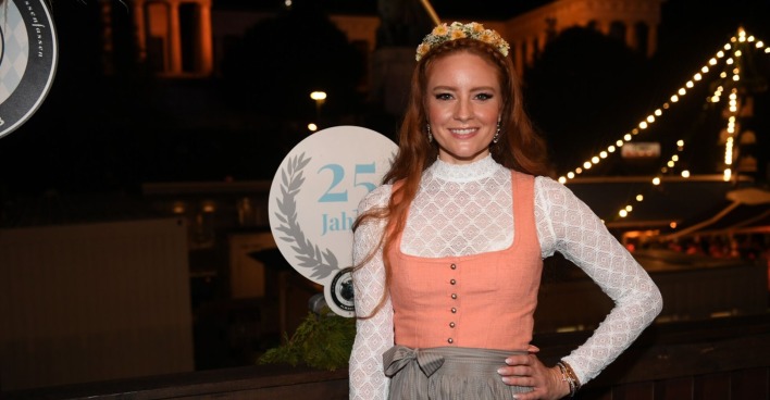 Meier in Dirndl