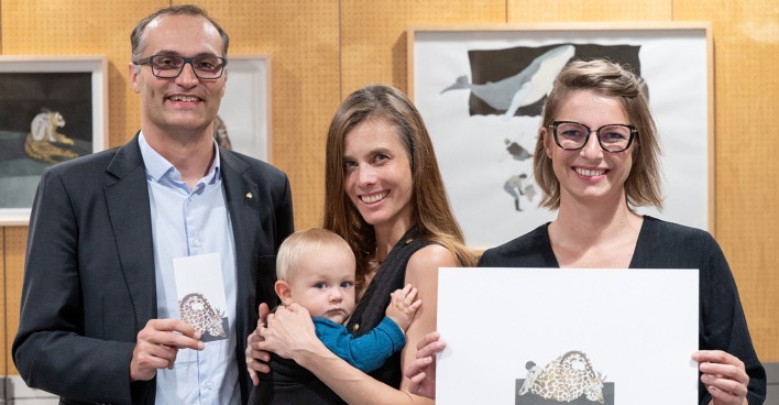 Johannes Hämmerle Vorstandsdirektor Sparkasse Bregenz, Künstlerin Sophia Weinmann &amp; Oskar, Vernissagerednerin Veronika Sutterlüty (Kulturbüro Bregenzerwald)