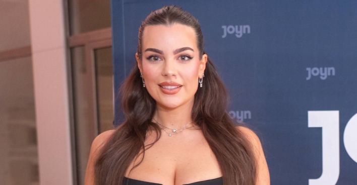 Nadine Mirada lächelt