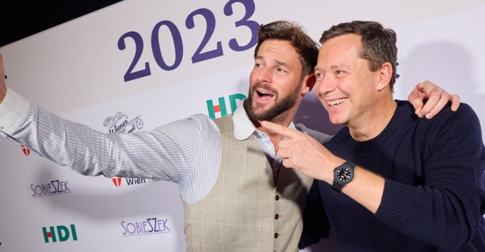 Paul Pizzera und Alex Kristan machen ein Selfie