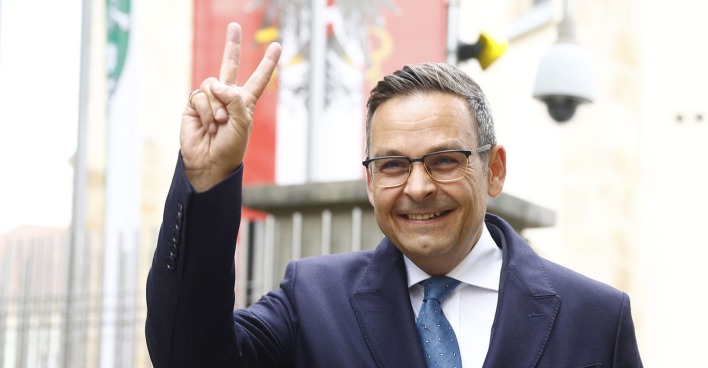 Gerald Grosz nach seiner Stimmabgabe bei der Bundespräsidentenwahl