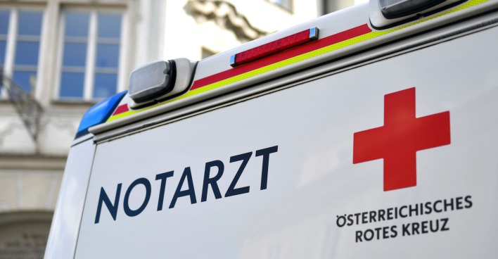 Ein Notarztauto von hinten