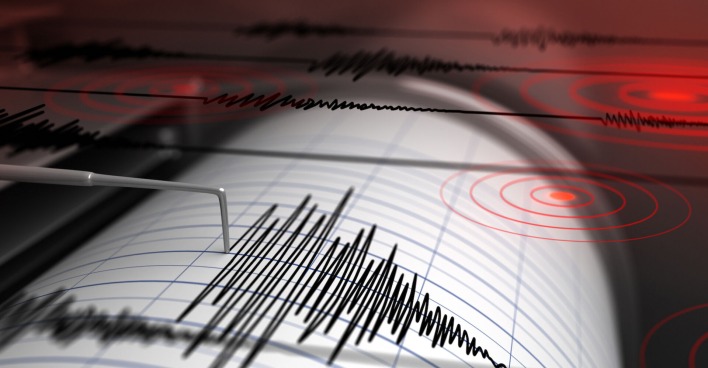 Ein Seismograf zeichnet das Beben der Erde auf