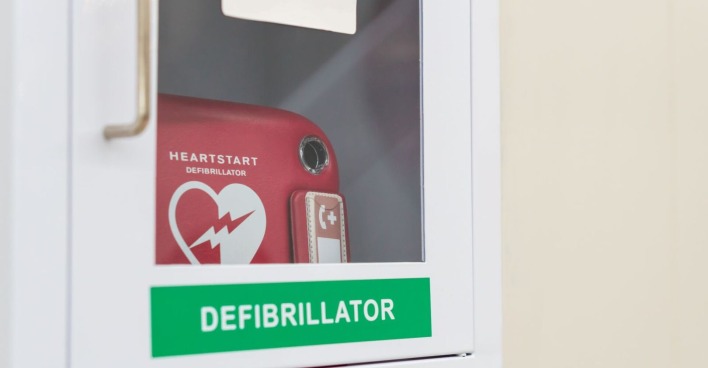 Ein öffentliche angebrachter Defibrillators.