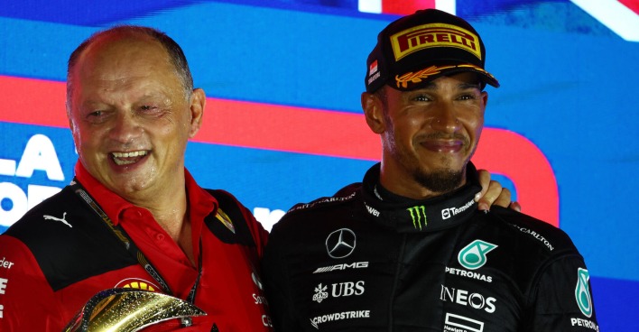 Ferrari-Teamchef Vasseur und Lewis Hamilton scheinen sich bestens zu verstehen