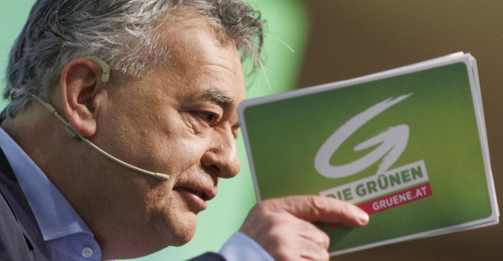 Werner Kogler hält einen Vortrag beim Bundeskongress der Grünen zur EU-Wahl