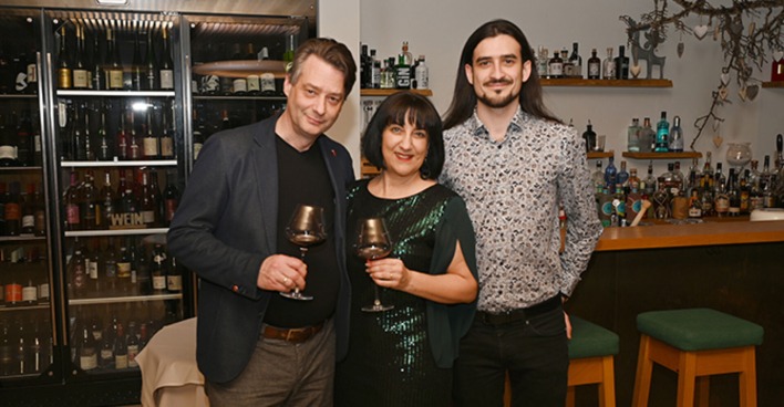Hotelier Thomas Fritsch, SPA-Managerin Diana Sicher-Fritsch und Sohn Lukas.