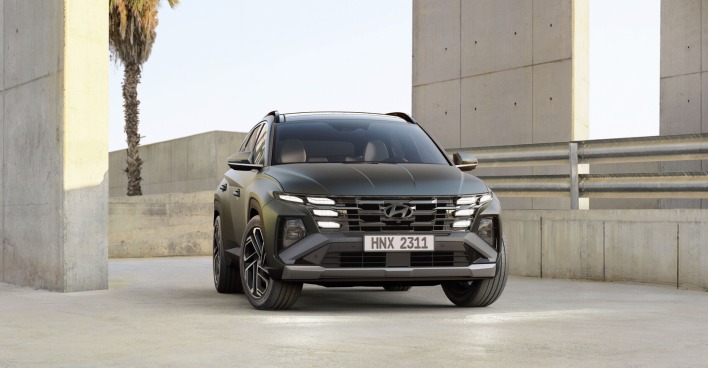 Die Front beim Hyundai Tucson zeichnet sich durch das Zusammenspiel von dünnen Linien im Kühlergrill aus