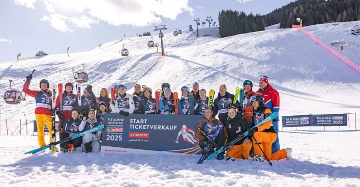 Die österreichischen Ski-Legenden der letzten WM in Hinterglemm haben sich zum Legendenrennen getroffen.