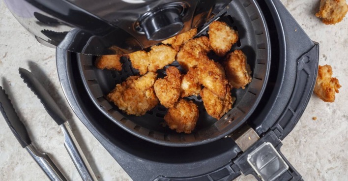 Im Airfryer zubereitete Chicken Nuggets