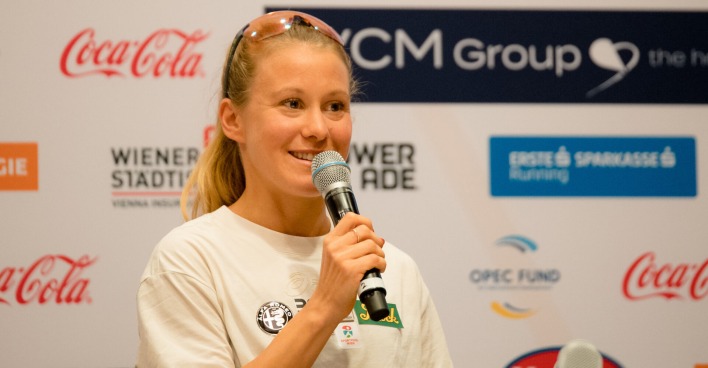 Julia Mayer bei der Pressekonferenz für den Vienna city Marathon.