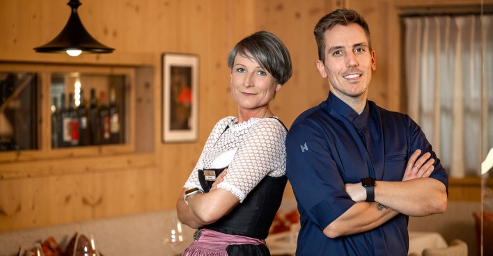 Almwellness Hotel Pierer-Hoteldirektorin Rebecca Penz und Küchendirektor Lovro Balind