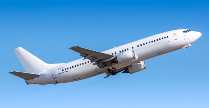 Eine  Boeing 737 Max in der Luft