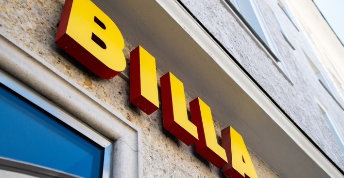 Billa-Logo auf einer Hauswand