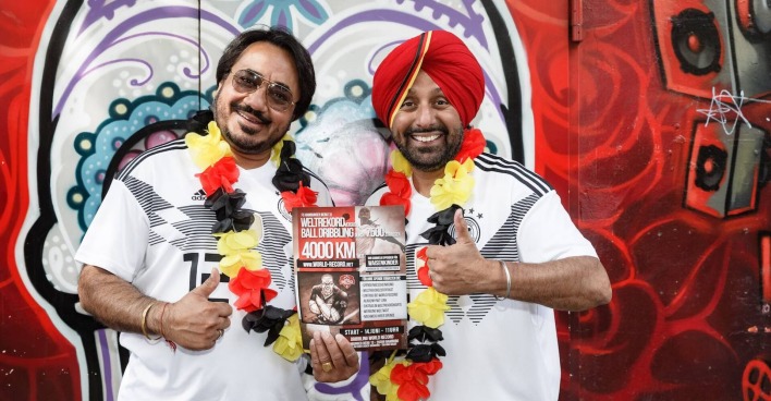 Monty und Loveley, die Bhangu Brothers.