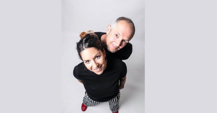 Julia und Christoph Haderer lassen die Scherz &amp; Schund Fabrik qualmen.