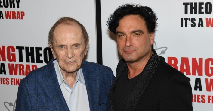 Bob Newhart und Johnny Galecki bei einer Veranstaltung.