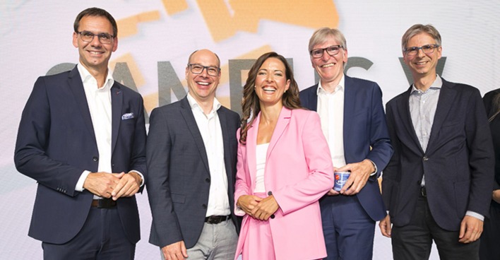 LH Markus Wallner, GF Stephan Fitz-Rankel (FH Vorarlberg),  Moderatorin Bianca Panzirsch, WKV-Präs. Wilfried Hopfner, GF Alexander Kappaurer (Marke Vorarlberg)