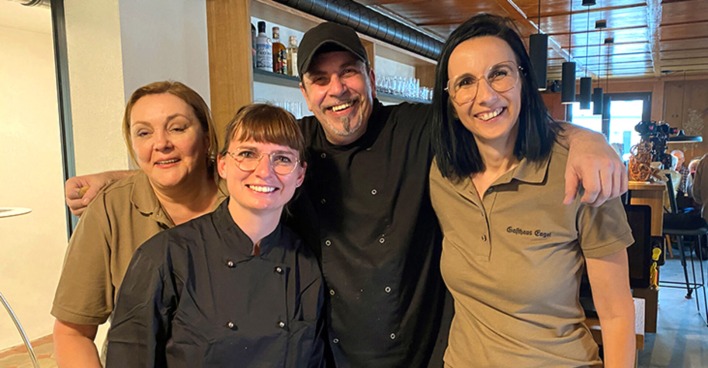 Dragana Koscica (Service), Köchin Natalie Stecher, Küchenchef Christian Schiavini und Wirtin Silke Wagner