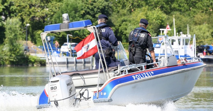 Die Wiener Wasserpolizei ist auf der Suche nach dem Vermissten