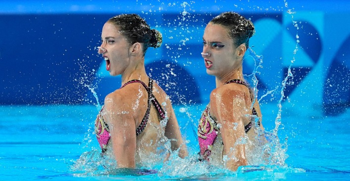 Anna-Maria Alexandri and Eirini-Marina Alexandri im Rahmen ihres Auftritts bei den Olympischen Spielen in Paris