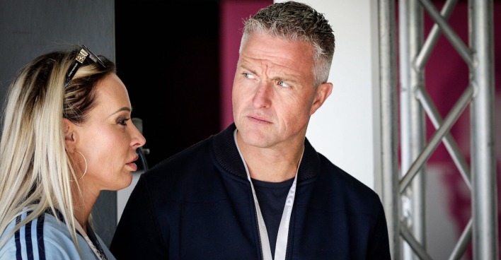 Porträt, Cora im Profil, Ralf daneben von vorne