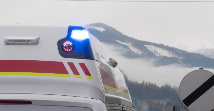 Österreichischer Rettungswagen in den Bergen