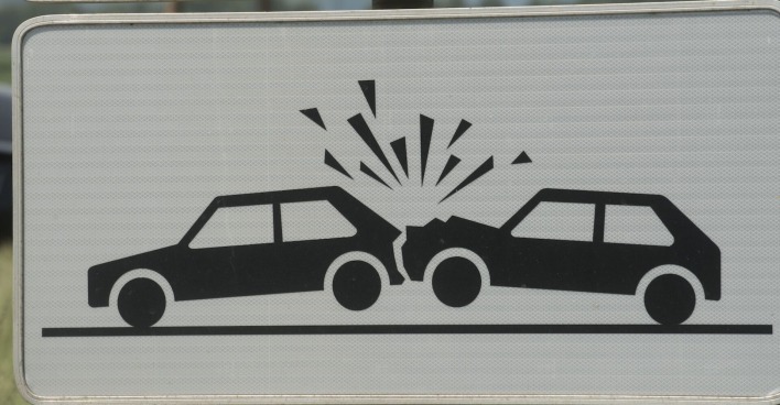 Autounfall-Verkehrsschild