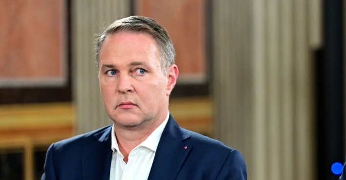 Andreas Babler bei der ersten Zusammenkunft der Spitzenkandidaten im ORF